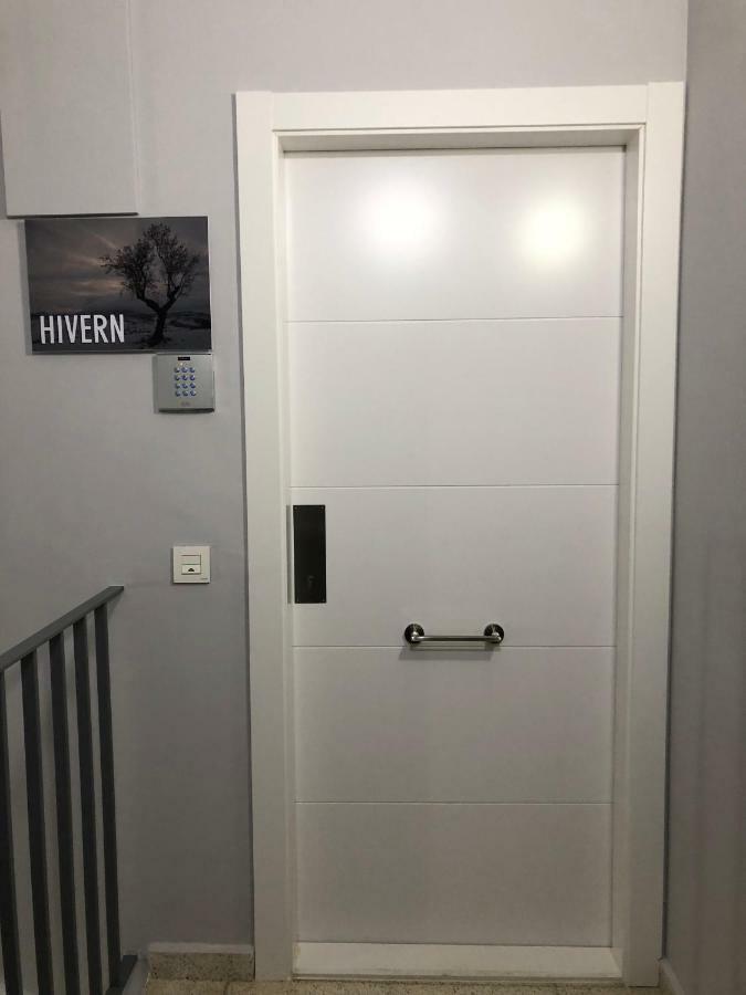Apartaments L'Ametller Cervera  Εξωτερικό φωτογραφία